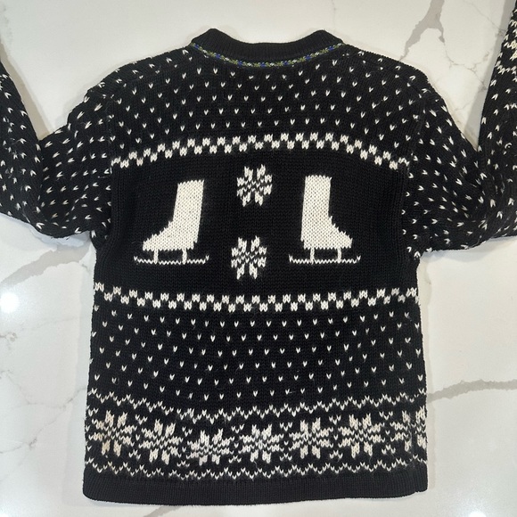 Skyr Winter Cardigan-Ice Skates-Size Medium 10/12 - Picture 4 of 6